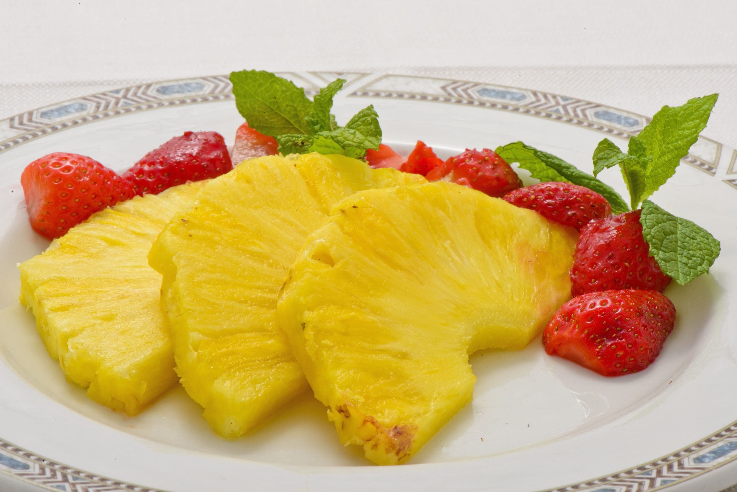 270-ANANAS CON FRAGOLE